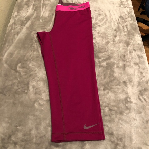 Nike Pants - Nike Pro Capri Leggings - Size Medium